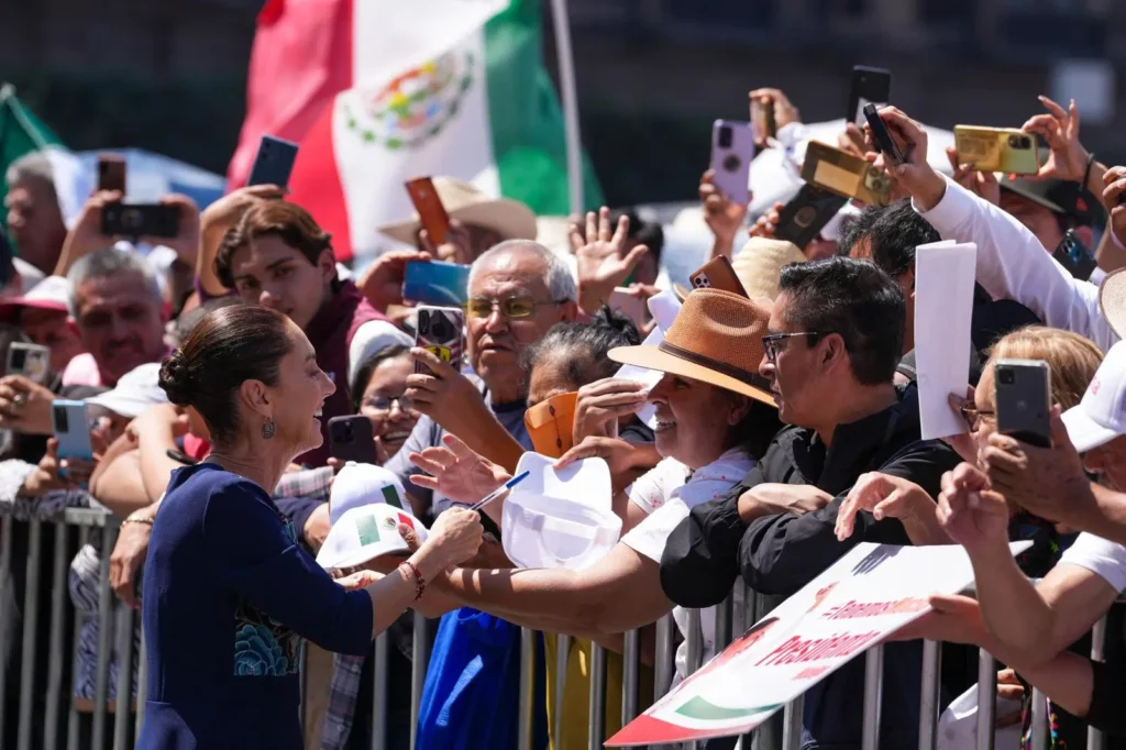 This Sunday, in Mexico City's Zócalo, President Claudia Sheinbaum announced that efforts to stop Fentanyl trafficking will continue. Photo: Government of Mexico.