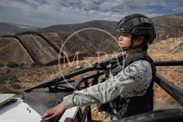 Elements of the National Guard and the Mexican Army are part of 'Operation Northern Border' in Tijuana, Baja California - Image 3
