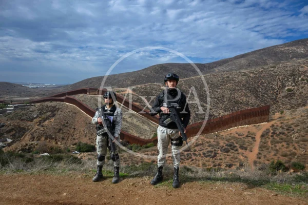 Elements of the National Guard and the Mexican Army are part of 'Operation Northern Border' in Tijuana, Baja California - Image 6