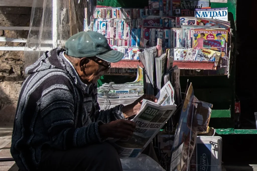 The speed of social media has even forced traditional media to compete for audiences on social networks—not on their own platforms such as TV or radio. Photo: Mario Jasso / Cuartoscuro / MxPA