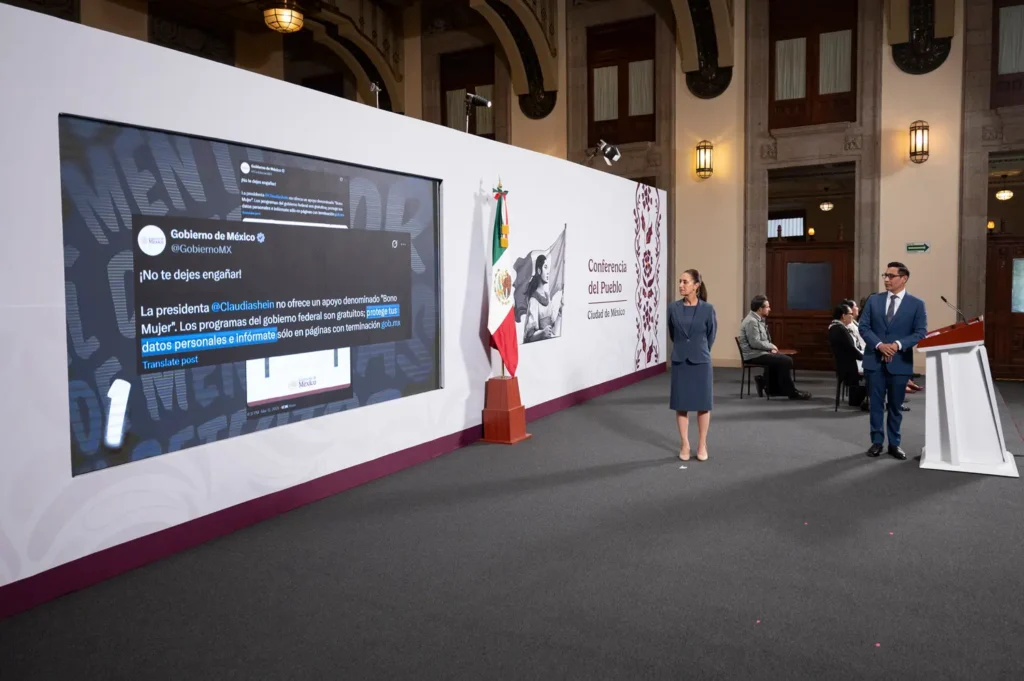 The following is an excerpt from today’s “Detector de Mentiras”[1] in the “Mañanera”, the daily press conference held by the President of Mexico. Photo: Goverment of Mexico / MxPA