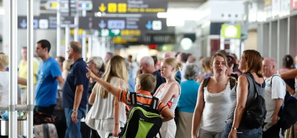 The Secretary of Tourism of the Government of Mexico, Josefina Rodríguez Zamora, reported that, during the first two months of 2025, 3.890 million foreign tourists arrived in Mexico by air. Photo: Ministry of Tourism