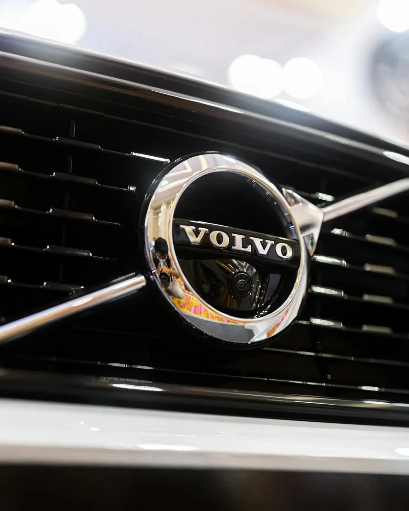 Despite President Donald Trump's 25% auto tariffs on imported cars, Sweden's Volvo commits to increasing its investment in Mexico. Photo: Pexels