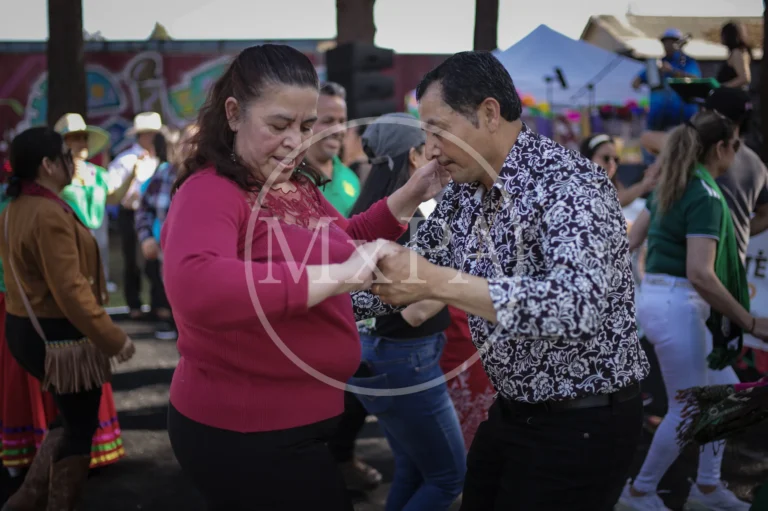 Latinos Celebrate Cinco de Mayo in East Palo Alto, California — photo 4