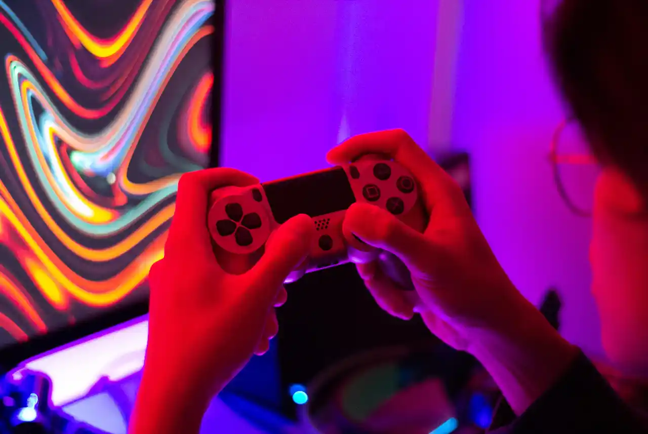 Mexican President Claudia Seinbaum Pardo spoke out against violent video games, while calling for an end to the glorification of crime in music produced and distributed in the country. Photo: Canva