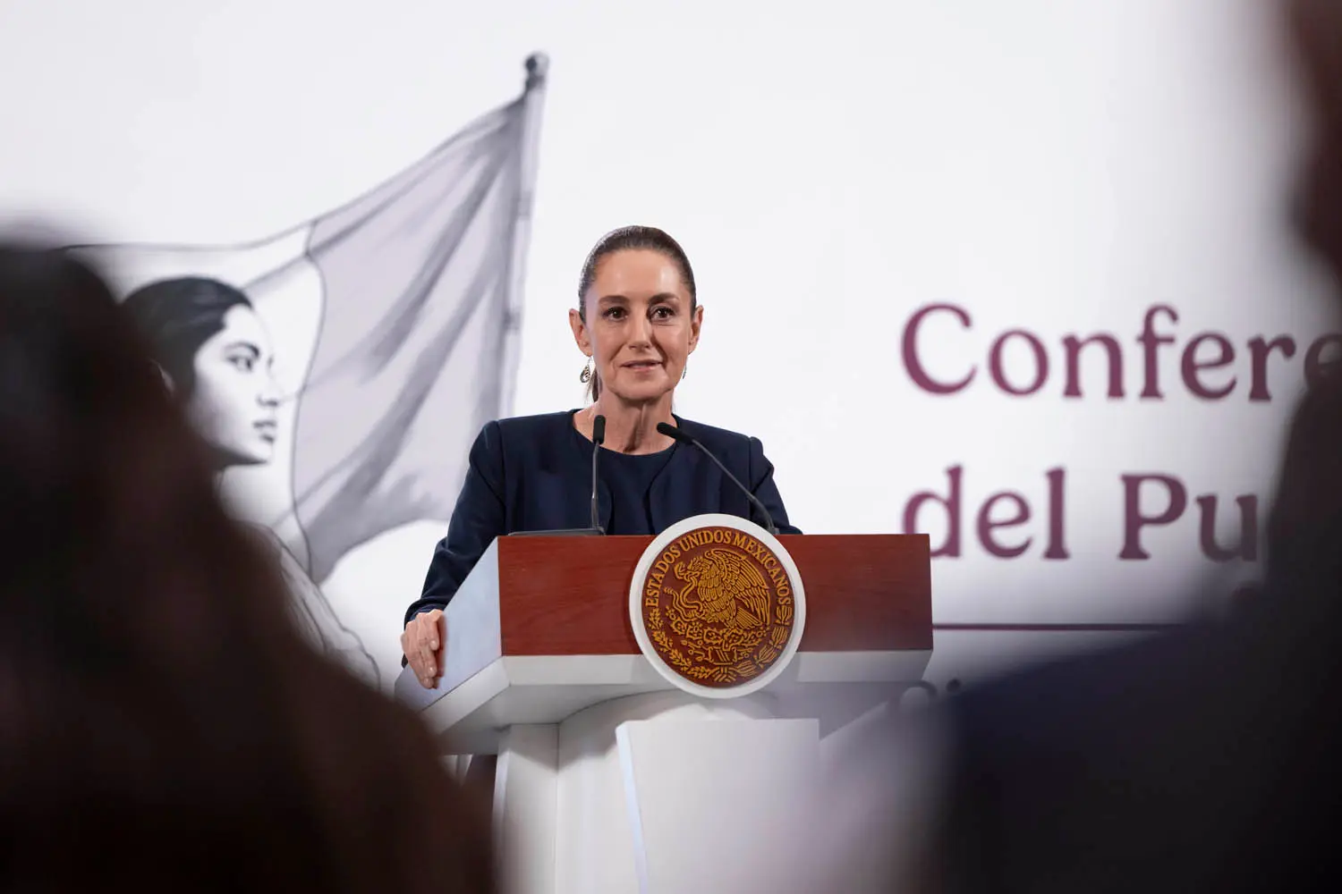 Mexican President Claudia Sheinbaum described as an injustice the proposal being pushed by Republican lawmakers in the United States to impose a 5% tax on remittances. Photo: Goverment of Mexico