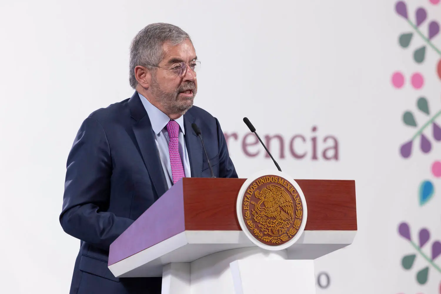 Mexico will pursue all legal and diplomatic channels to defend the rights of nationals who face threats in the United States, said Minister of Foreign Relations Juan Ramón de la Fuente. Photo: Goverment of Mexico
