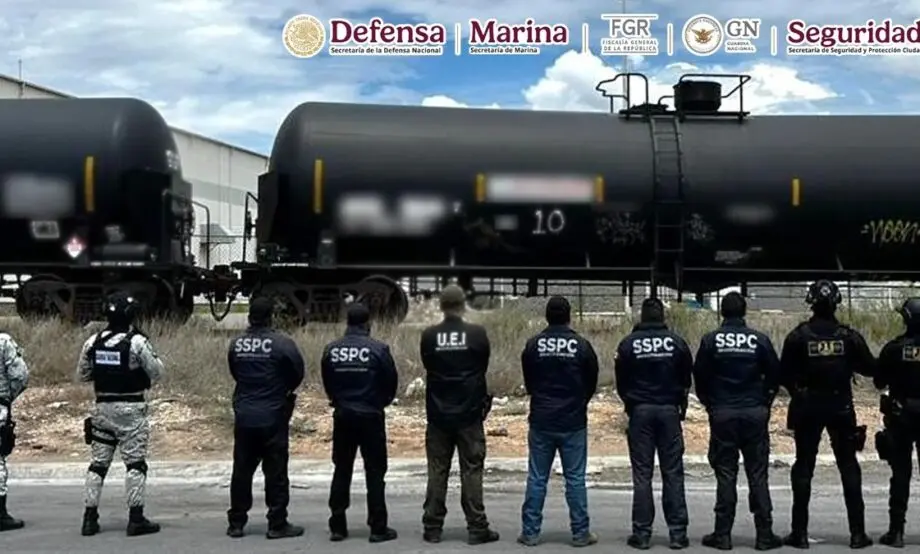 As part of security measures, personnel seized 129 tanker trucks and 15.48 million liters of fuel in Coahuila. Photo: SSPC