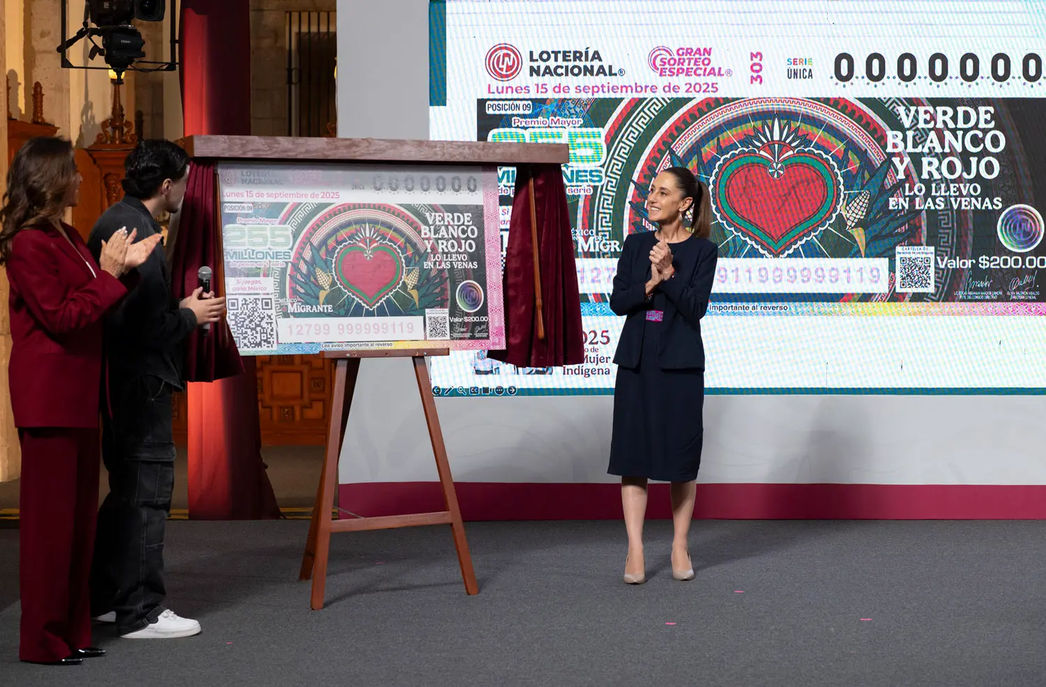 The Government of Mexico, through the National Lottery (Lotería Nacional), unveiled this Friday the Commemorative Ticket for the Grand Special Draw on September 15. Photo: Government of Mexico.