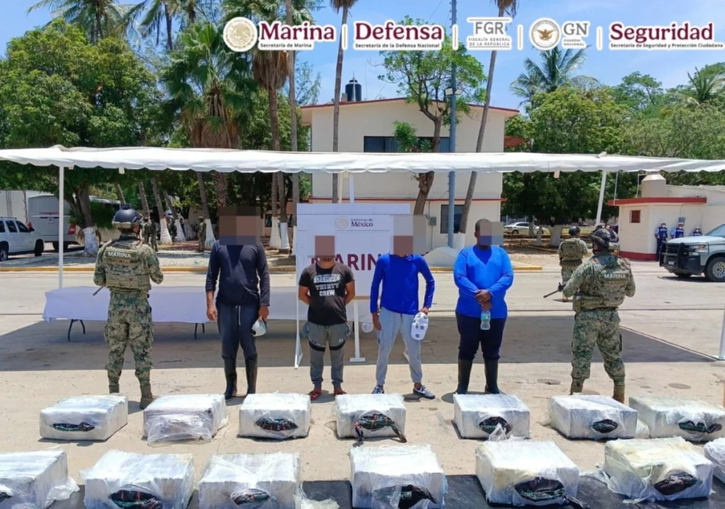 Over half a ton of cocaine seized in maritime operation off the coast Oaxaca. Photo: Semar
