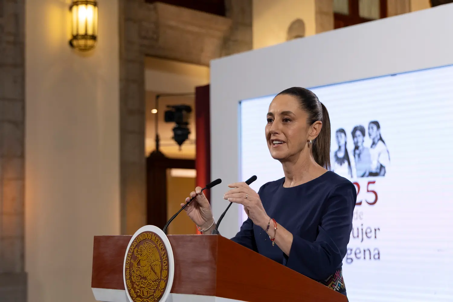 Mexican President Claudia Sheinbaum Pardo stated this Friday that her government is considering legal action to stop the cultural appropriation by Adidas and designer Willy Chavarría. Photo: Government of Mexico.