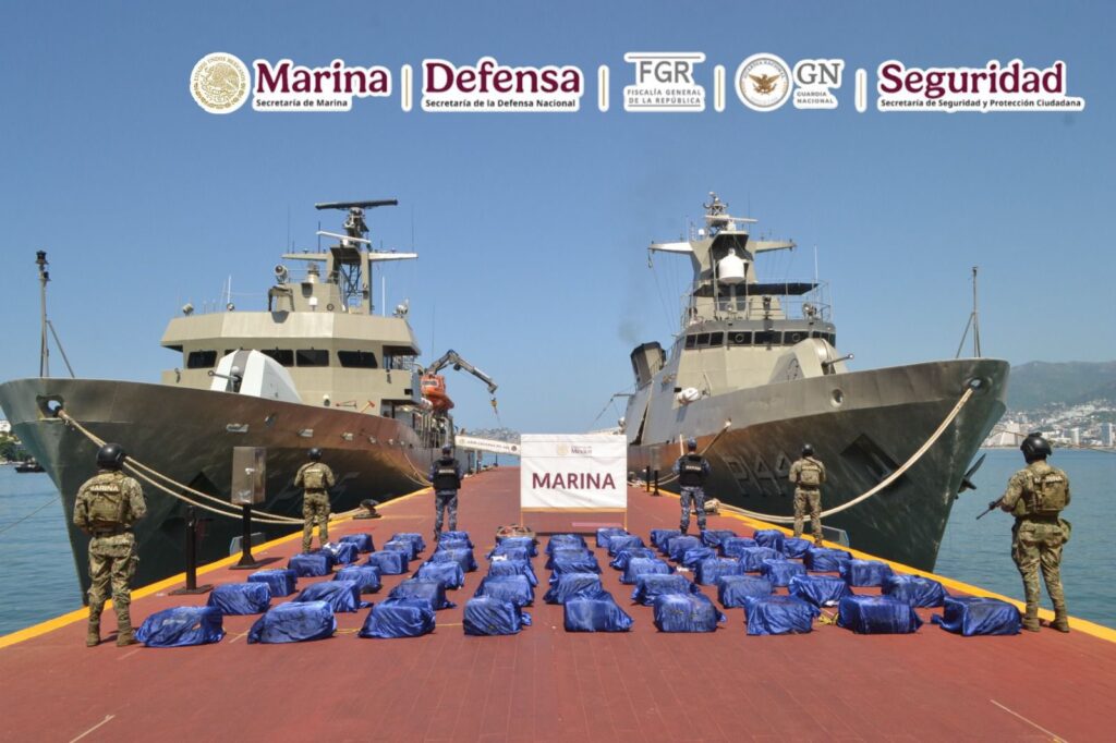 As part of the actions to prevent illicit substances from reaching the streets, in a maritime operation off the coast of Guerrero, approximately 1,600 kilos of cocaine was seized in the open sea, southwest of Acapulco. Photo: X @OHarfuch