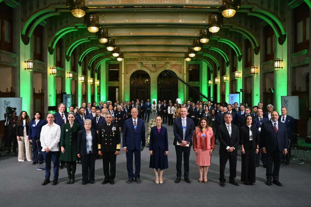 President Claudia Sheinbaum Pardo presented Plan Mexico and its goals to business leaders from 17 member countries of the World Economic Forum. Photo: Government of Mexico