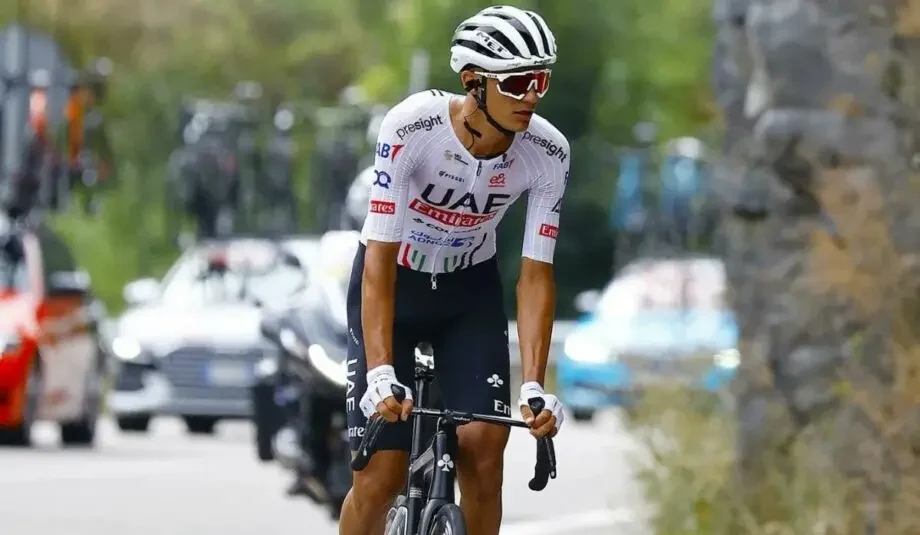 Isaac del Toro entered the elite of world cycling, as he appears in the ranking of the International Cycling Union (UCI) as the third best worldwide. Photo: Once Noticias.