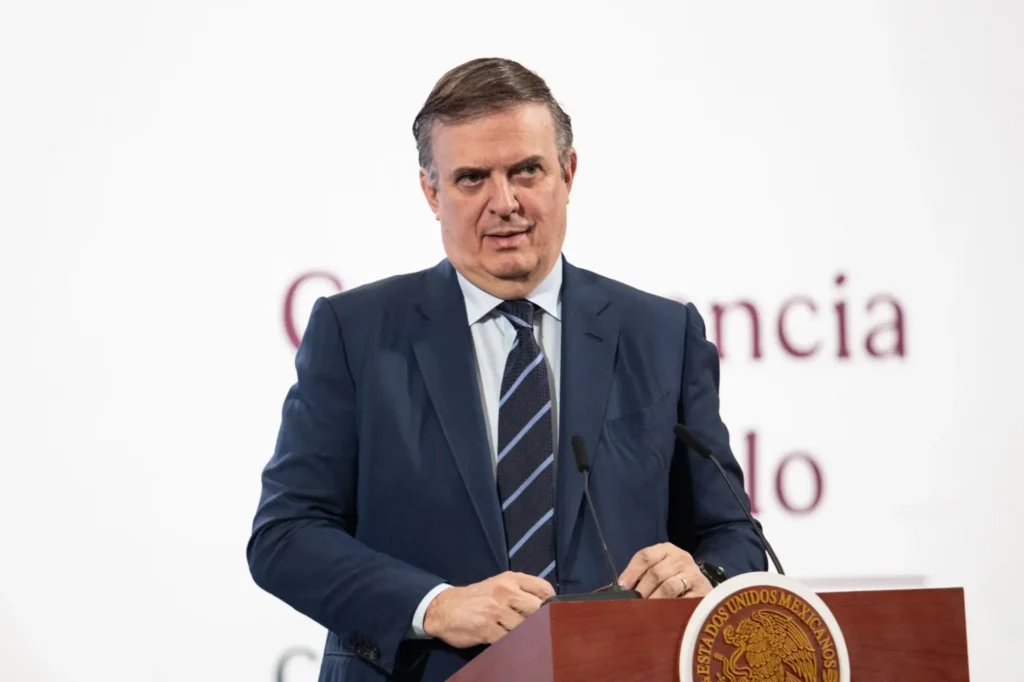 Minister of Economy Marcelo Ebrard announced that progress in the tariff negotiations with the United States has reached the 90% mark. Photo: Government of Mexico