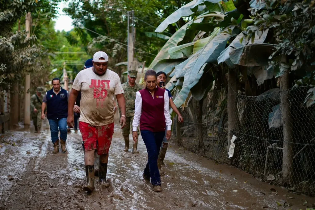 President Sheinbaum supervised the progress in emergency response efforts in various communities in Veracruz, Hidalgo, and Puebla. Photo: Government of Mexico