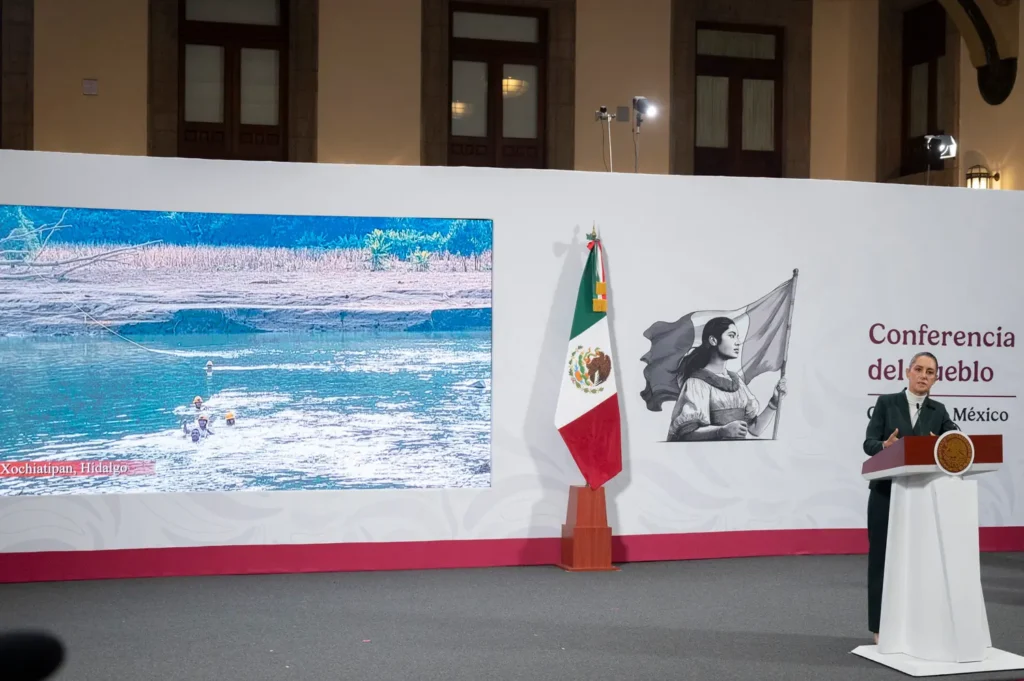 President Claudia Sheinbaum Reports That 52,000 Public Servants Continue Attending To The Torrential Rain And Flood Emergency. Photo: Government of Mexico