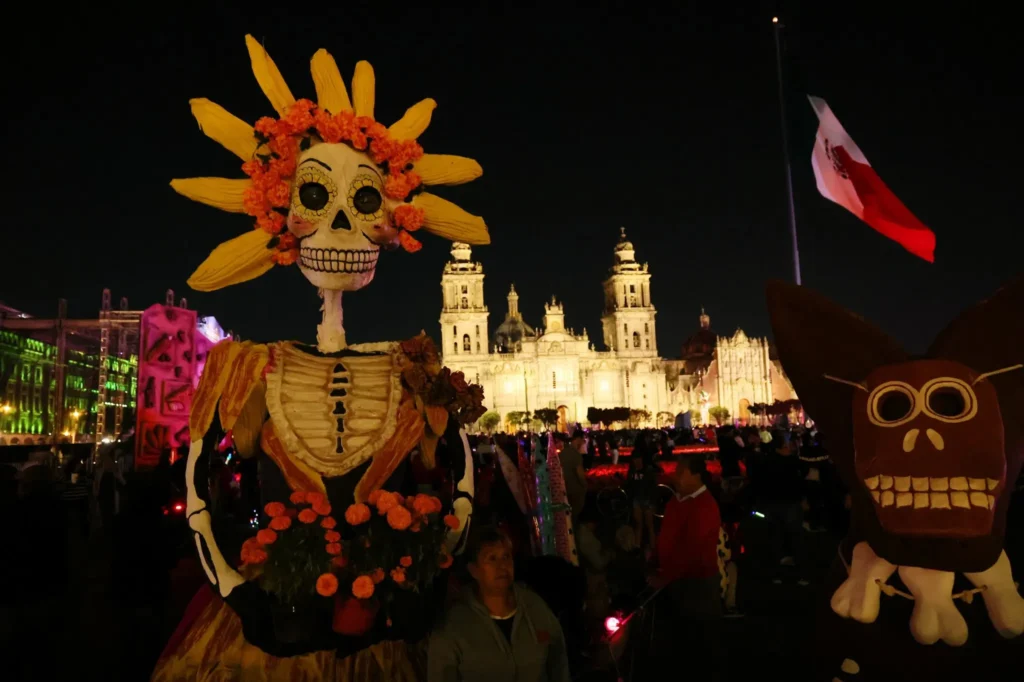 With these record-breaking numbers, Día de Muertos 2025, as reported by the Mexico City government, reaffirms its place as one of the world’s most powerful cultural expressions — a celebration where memory, music, and color intertwine to honor those who are gone but never forgotten. Photo: X @GobCDMX