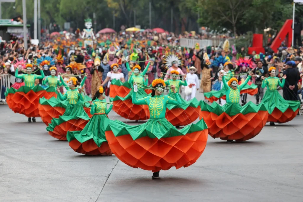 The parade featured floats, dancers, musicians, and artists honoring Mexico’s deep-rooted relationship with death, memory, and celebration. Photo: X @GobCDMX