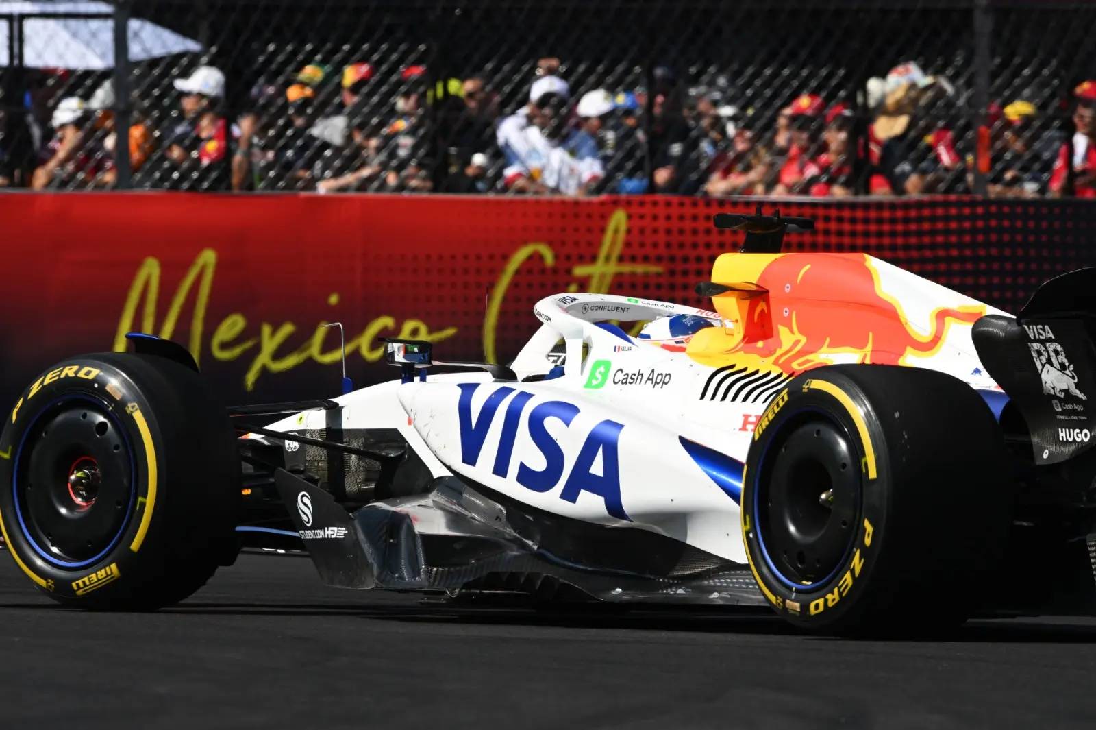 Spending with Visa cards by foreign visitors during Mexico City auto race week increased by nearly 10% compared to the previous year’s event. Photo: Sectur