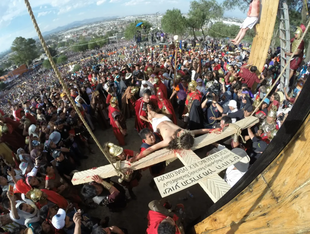 Mexican President Claudia Sheinbaum congratulated the organizing committee of the Holy Week celebrations in Iztapalapa after UNESCO recognized this tradition as an Intangible Cultural Heritage of Humanity. Photo: UNESCO