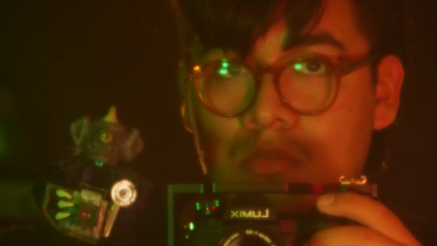 Jonnathan Álvarez and his universe of monsters. Photo: courtesy.